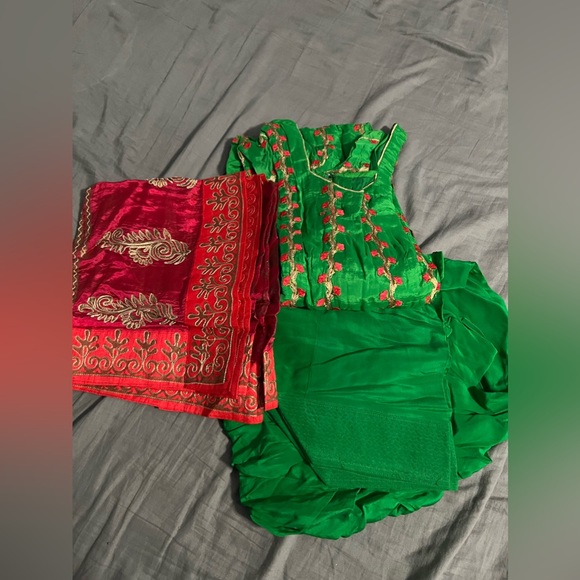 Brand new, salwar suit with Banarasi dupatta,pure fabric with embroidery - Picture 2 of 13